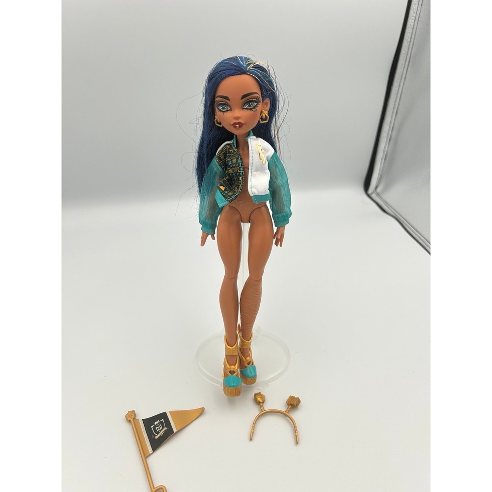 Monster High Ghoul Spirit Cleo De Nile fashion doll